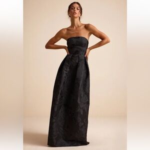 Laurelin Black Floral Jacquard Pleated Strapless Maxi Dress